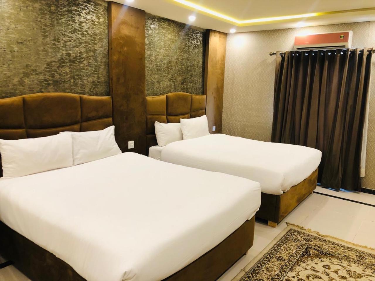 Hotel Blue Moon Continental Islamabad Esterno foto