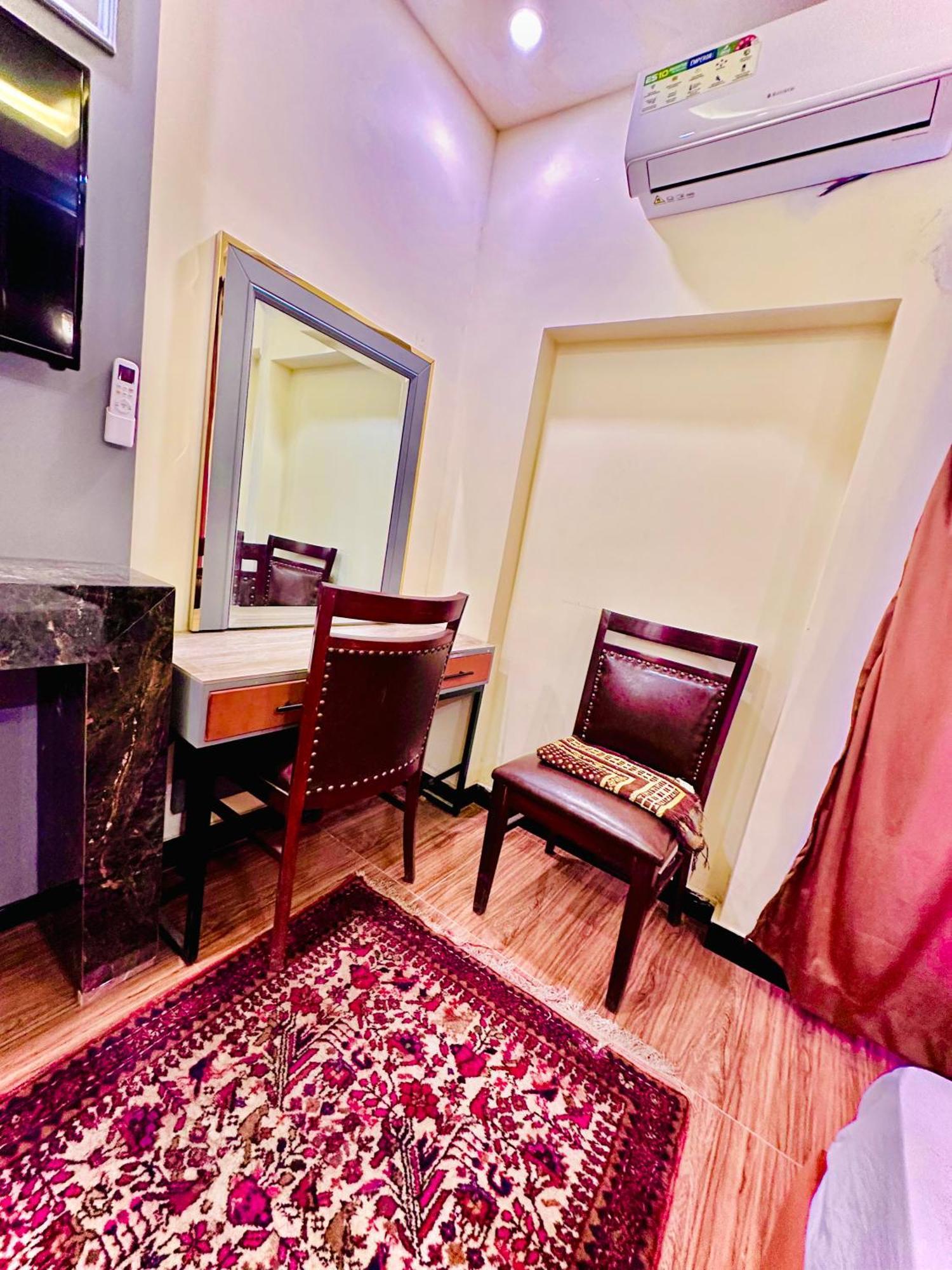 Hotel Blue Moon Continental Islamabad Esterno foto