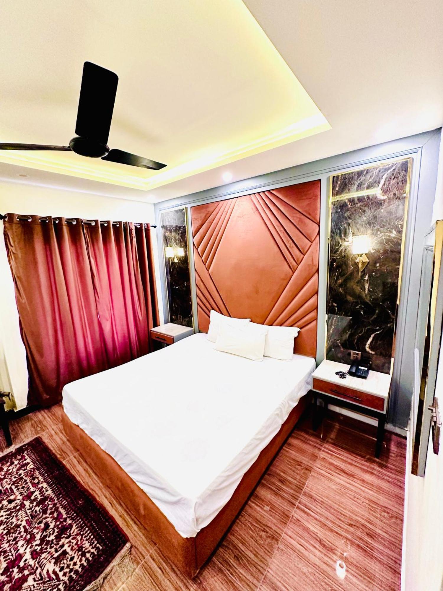 Hotel Blue Moon Continental Islamabad Esterno foto