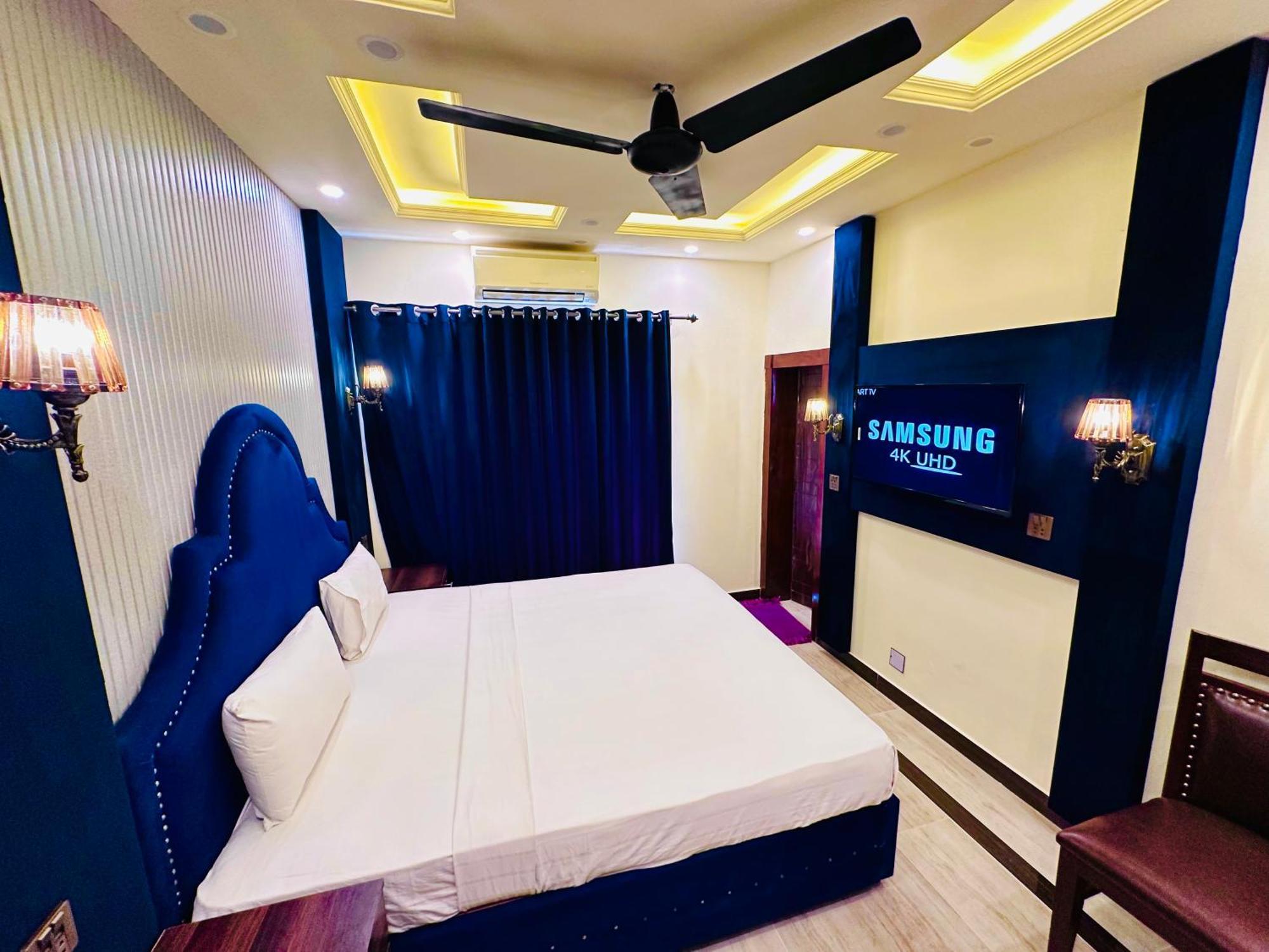 Hotel Blue Moon Continental Islamabad Esterno foto