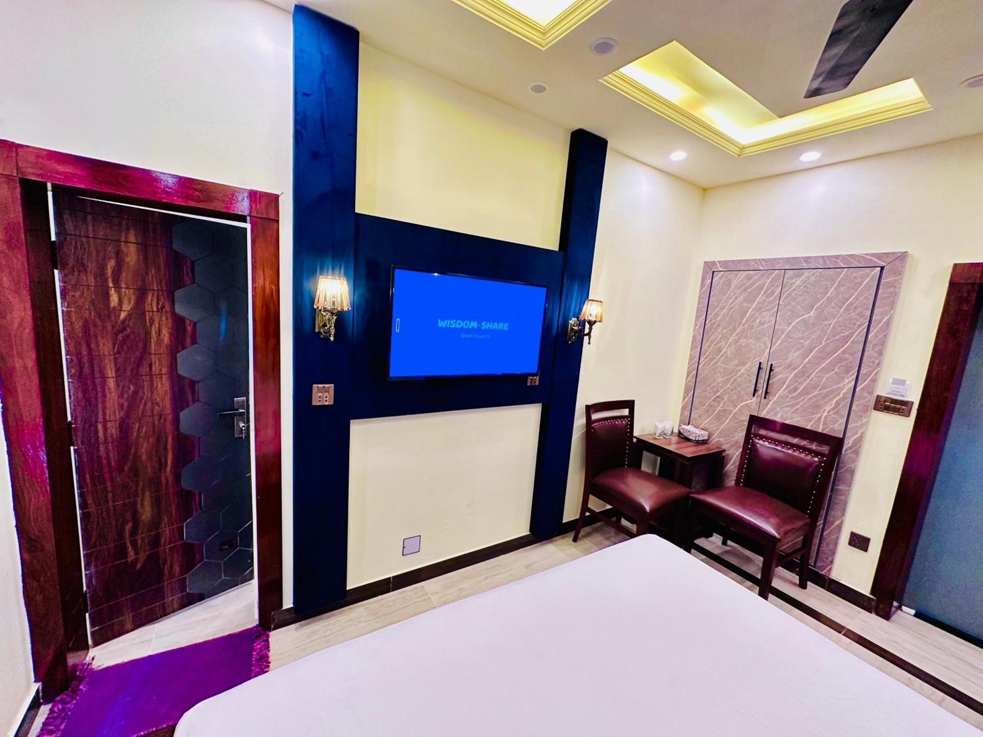 Hotel Blue Moon Continental Islamabad Esterno foto