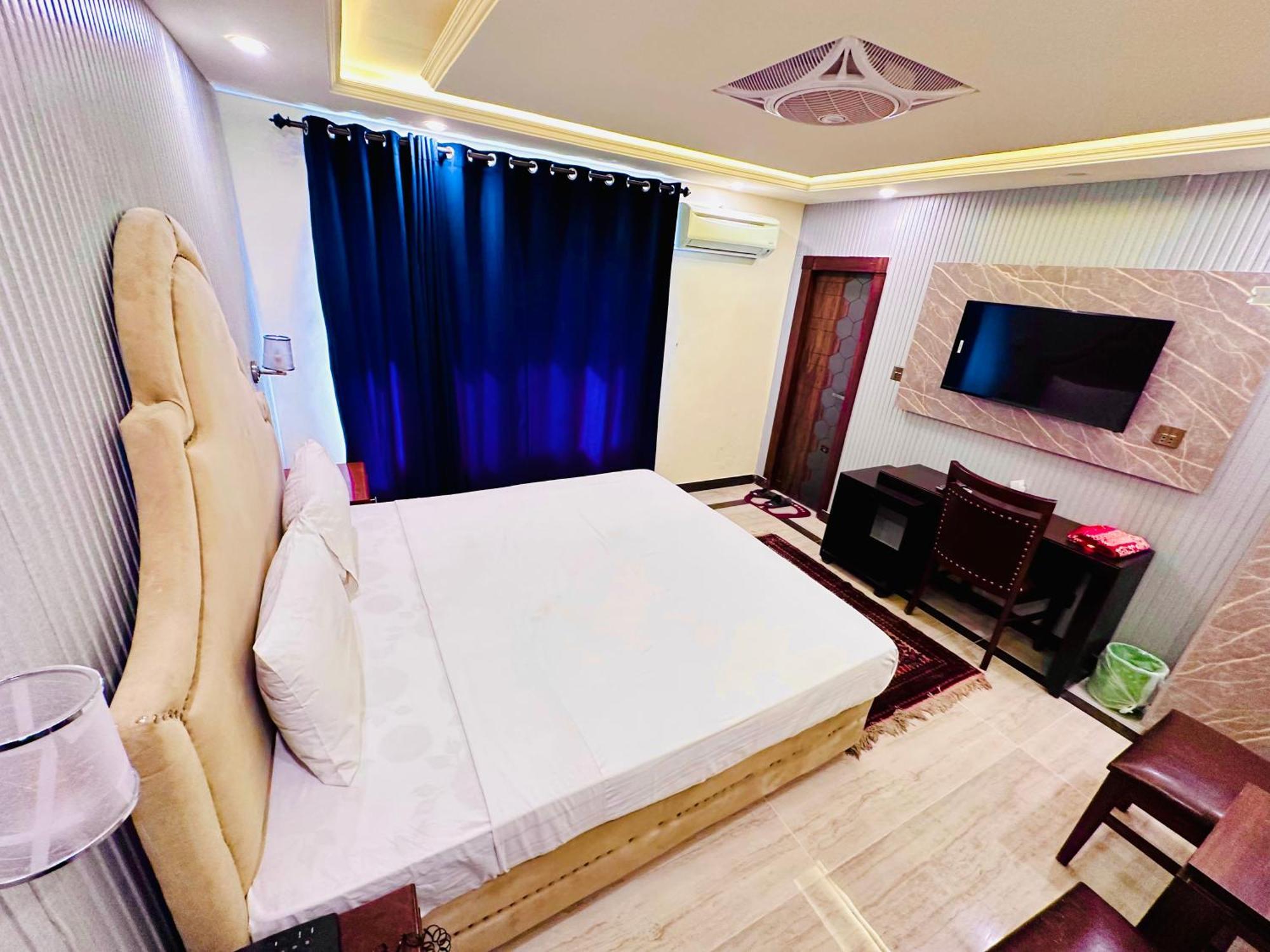 Hotel Blue Moon Continental Islamabad Esterno foto
